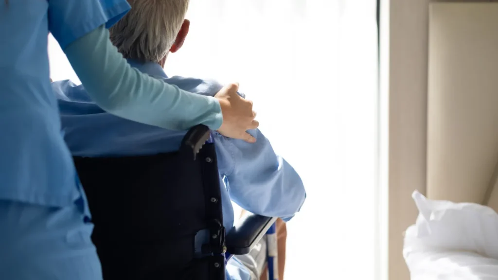 uzun sureli yasli bakiminda standartlar belirlendi 65942