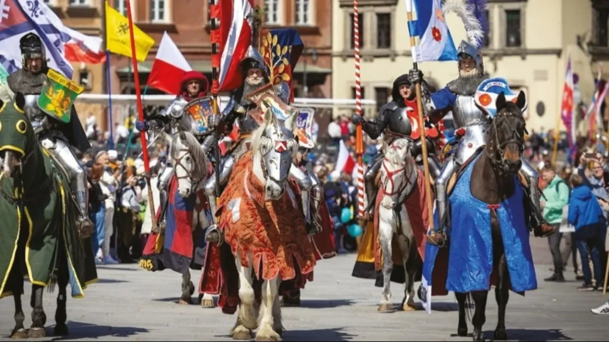 Varsova da 19 nisan da yasam marsi yuzunden trafik kisitlamalari 62664