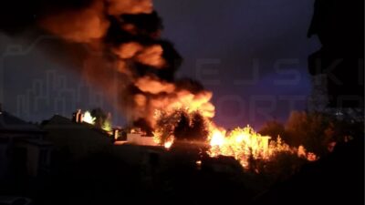 Varsova da atik ve i nsaat malzemeleri deposu yangininda i ki bina etkilendi 67317