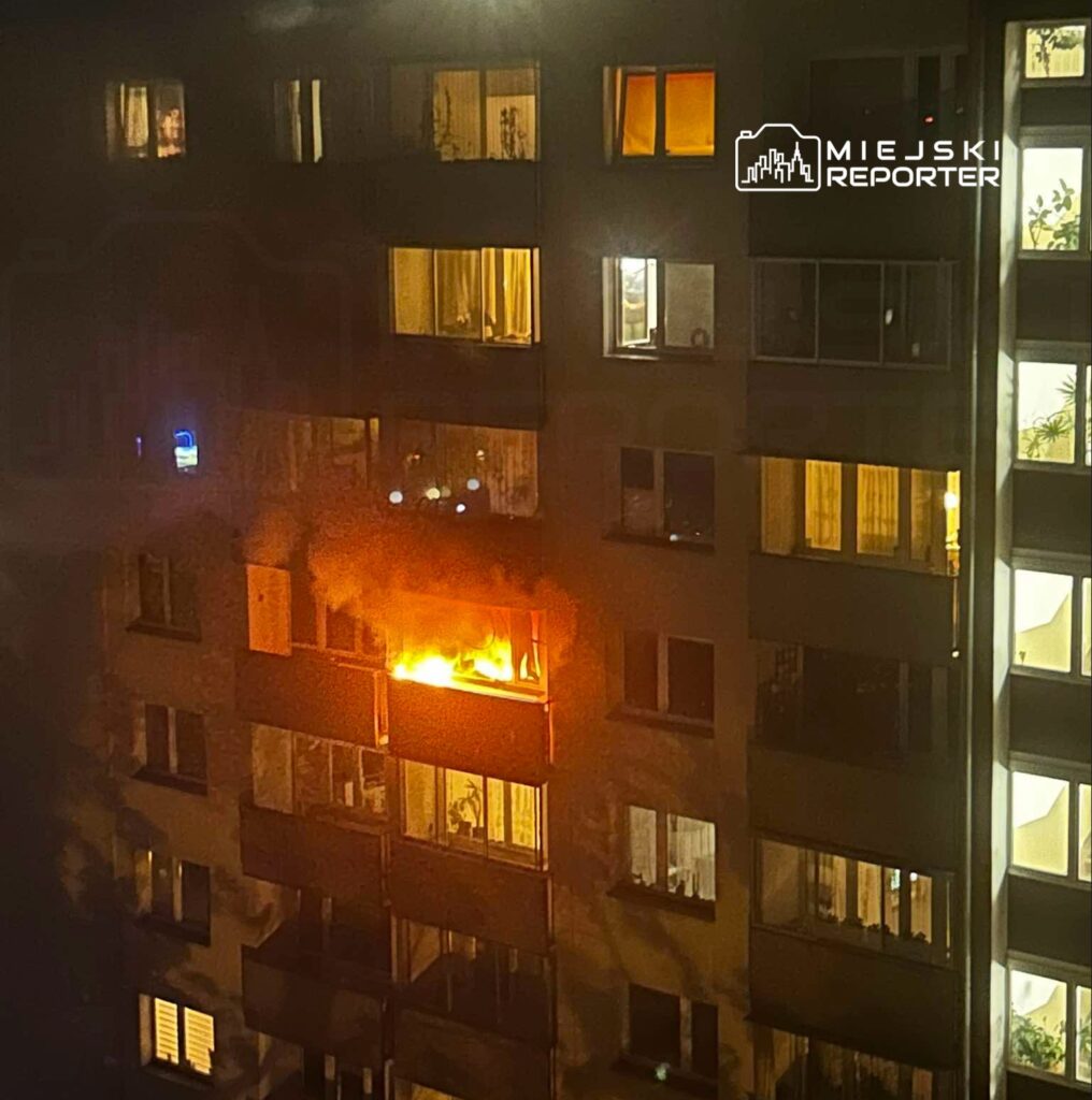 Varsova da bir apartmanda cikan yanginda i ki kisi hastaneye kaldirildi 66910