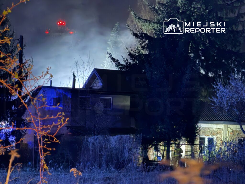 varsova da bir evde yangin 4 kisi ve bir kopek tahliye edildi 61910