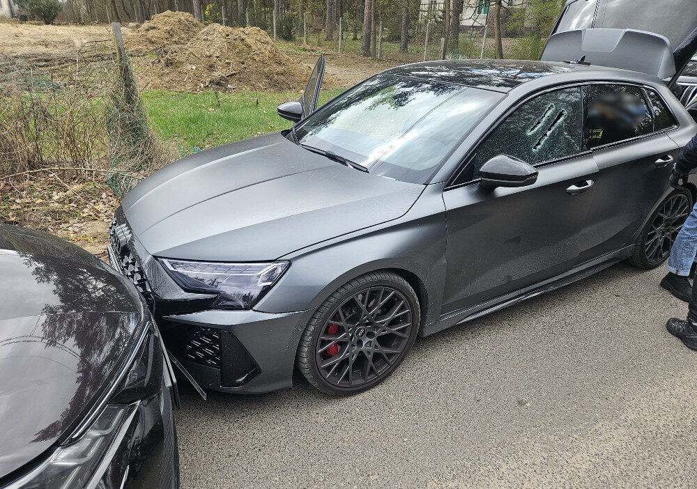 Varsova da buyuk uyusturucu operasyonu 49 kilogram esrar ele gecirildi 2 supheli tutuklandi 66264