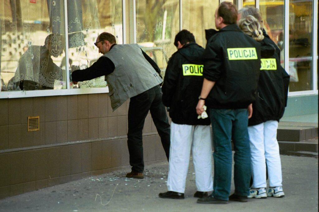 varsova da cete cinayetleri 1999 daki kanli baskinin sorusturmasi yillar sonra kapandi 57451