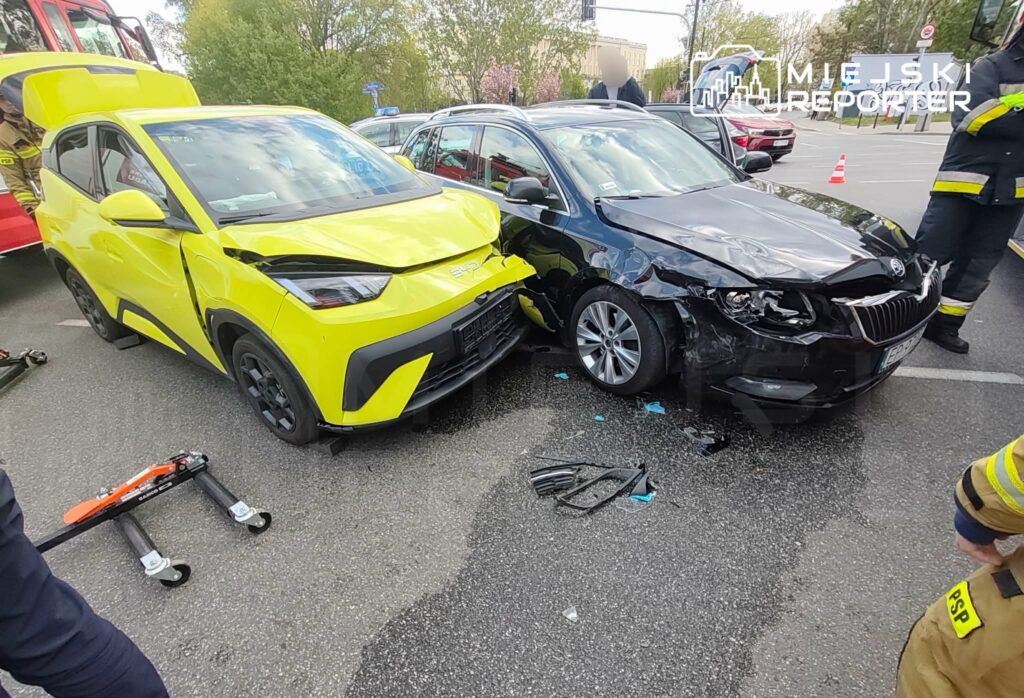 Varsova da i ki arac karisti bir milletvekili olay yerindeydi 67286