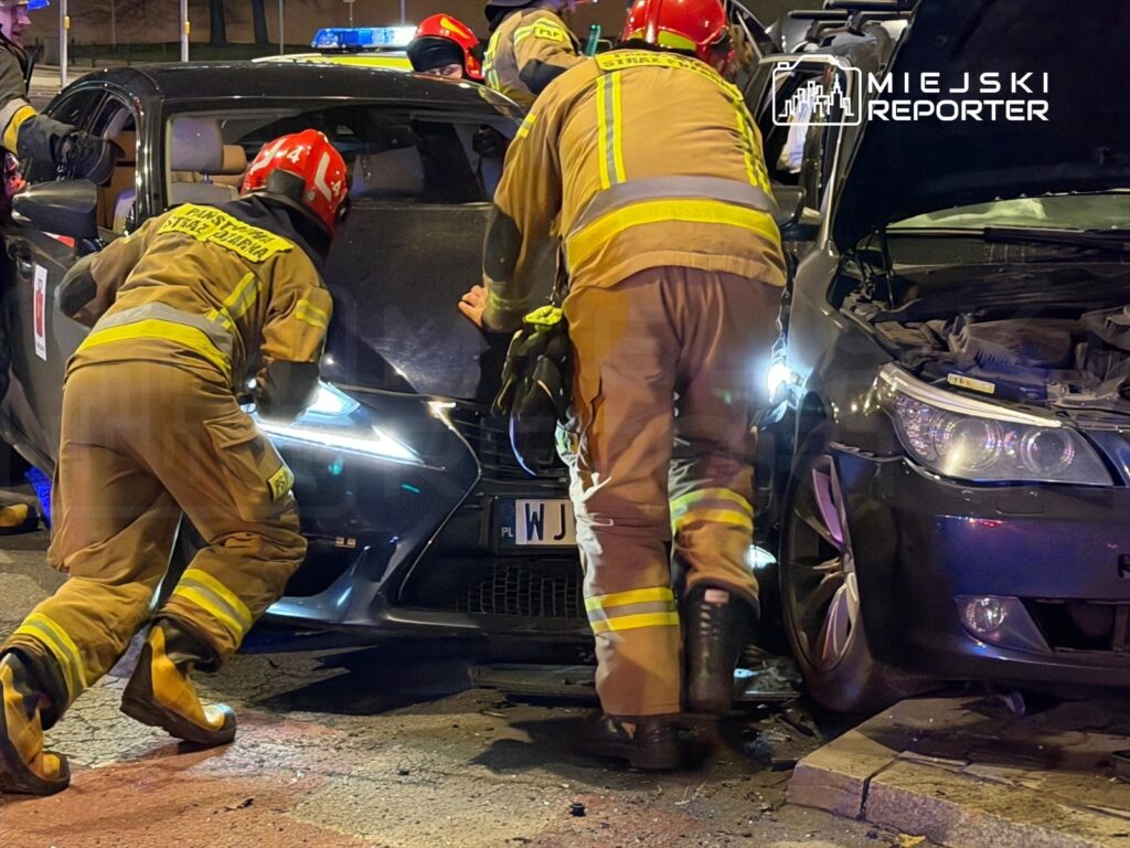 varsova da i ki aracli kaza tramvay hattinda hafif hasar 59968