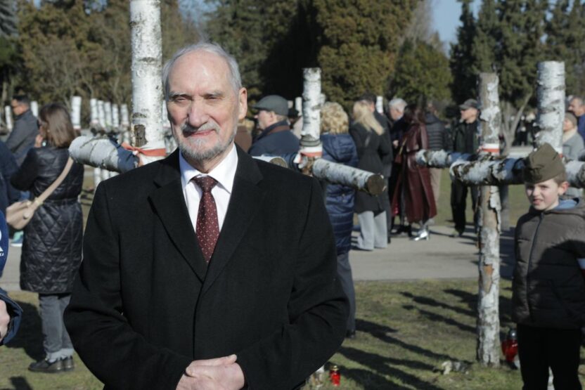 Varsova da kilise onundeki hac yangini sorusturma baslatildi macierewicz kasit i ddiasinda 59150