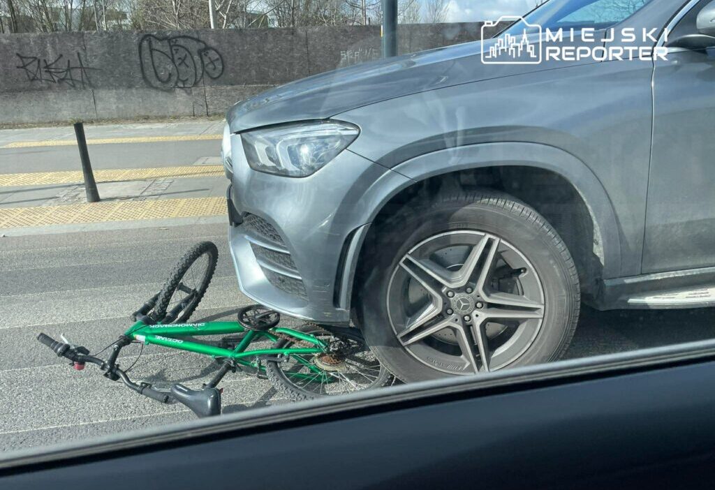 Varsova da mercedes kazasi 9 yasindaki kiz carpildi 60183