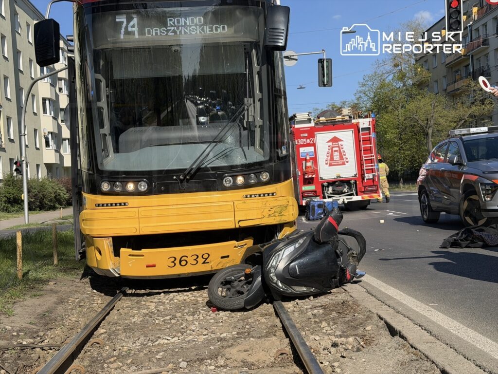 varsova da motosiklet ve tramvay carpisti surucu bilinci kapali hastaneye kaldirildi 65288