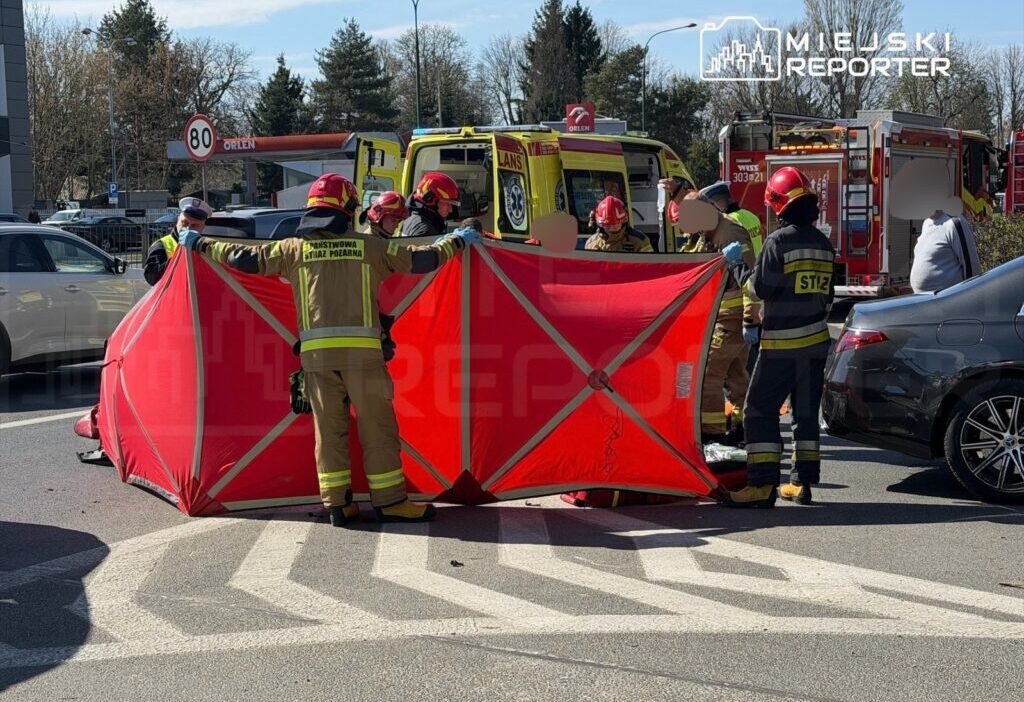 Varşova'da motosikletli ile otomobil çarpıştı: sürücü hastaneye kaldırıldı 1 Varsova da motosikletli ile otomobil carpisti surucu hastaneye kaldirildi 57703