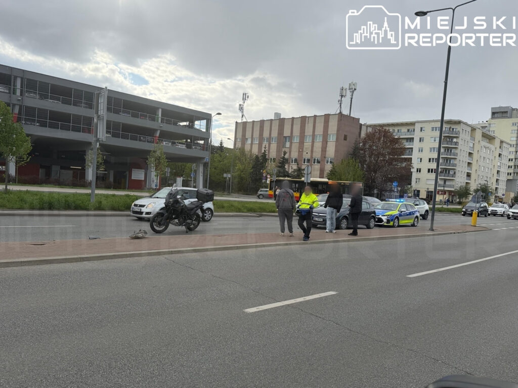 varsova da motosikletli ile otomobil carpisti surucu hastaneye kaldirildi 67274
