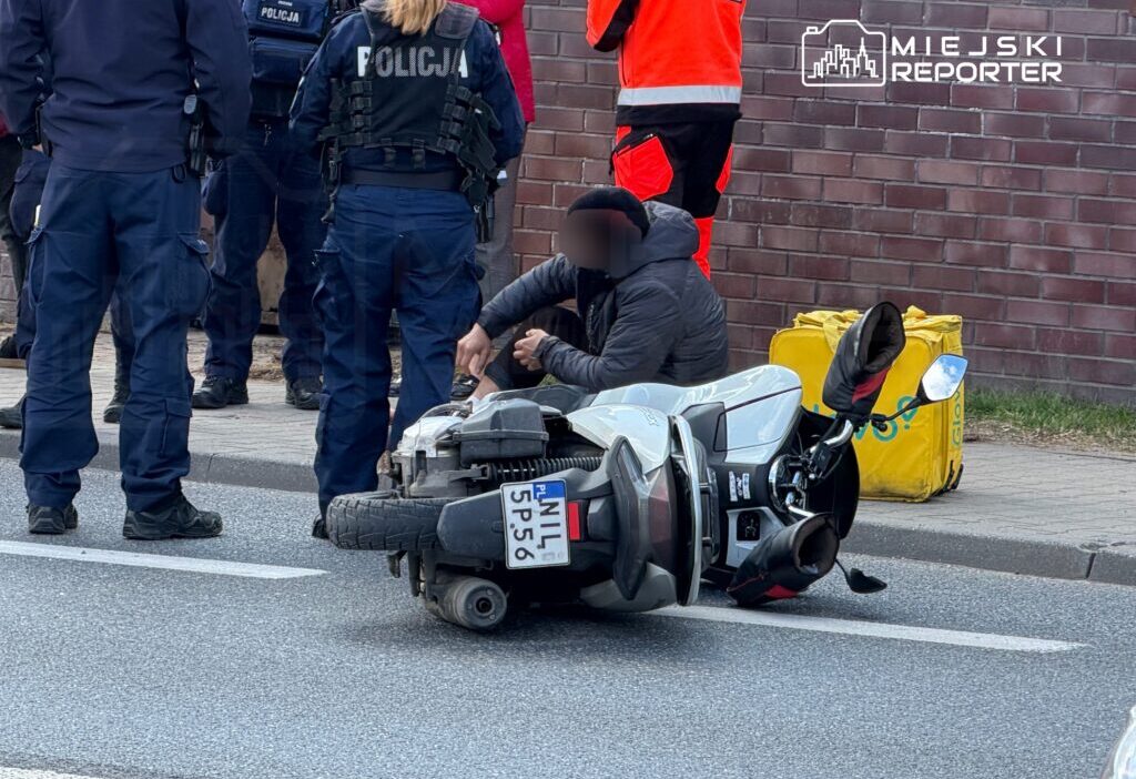 Varsova da motosikletli kurye ile otomobil carpisti yarali var 60408