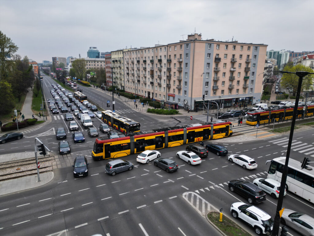varsova da onemli trafik kavsagi yeniden duzenlenecek 64113