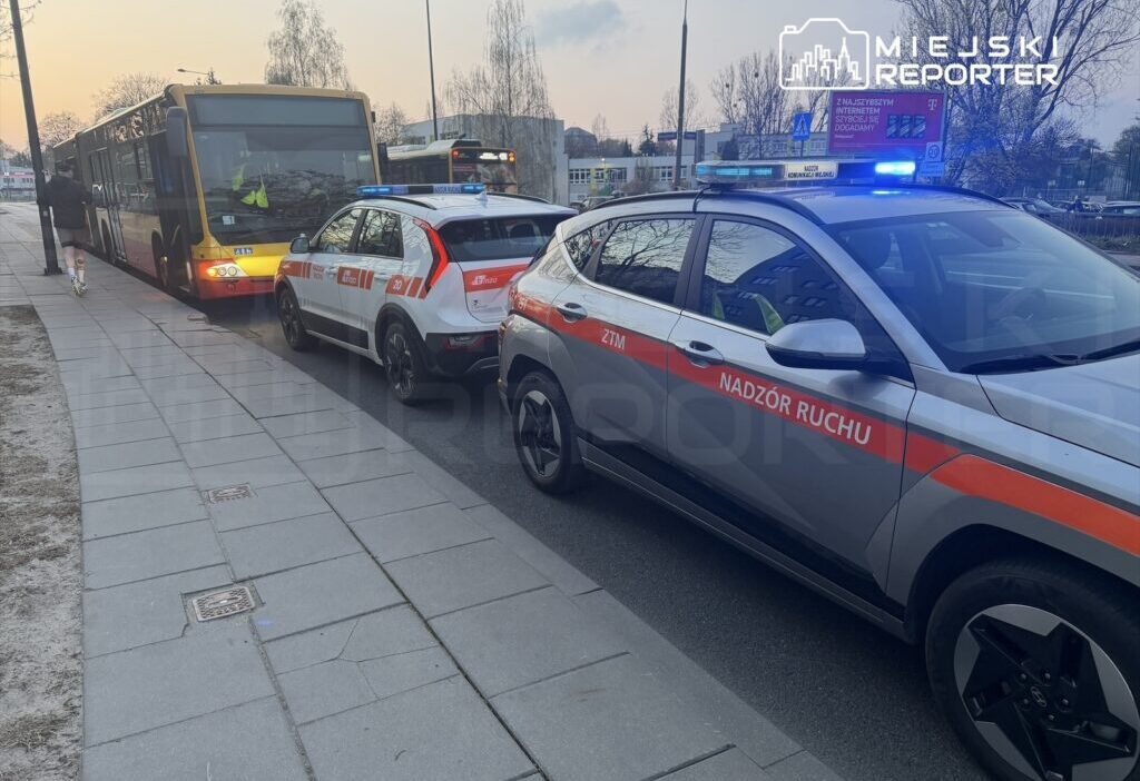 Varsova da otobus duraginda kaza yolcu basini kapiya carpip yaralandi 62396