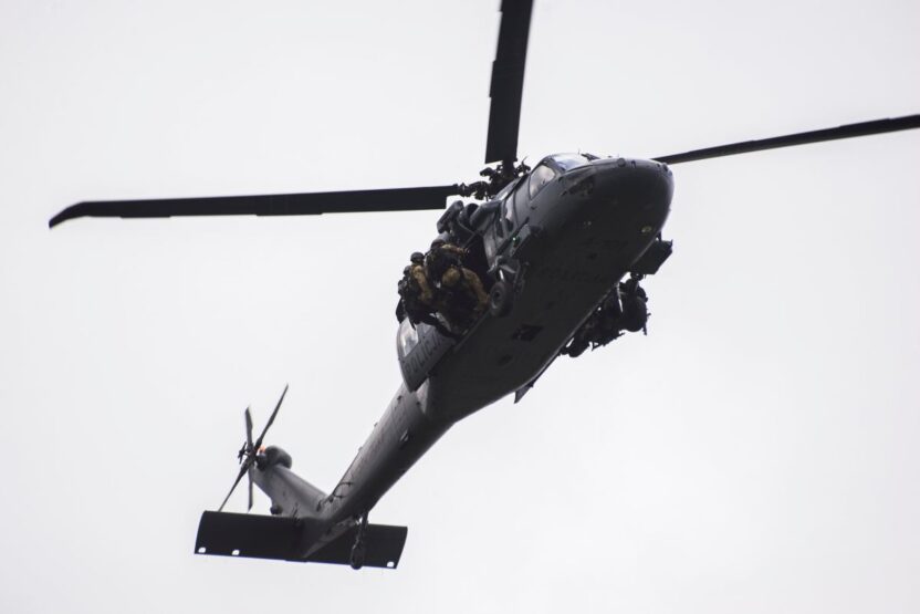 Varsova da ozel harekat boa timleri devrede 59214