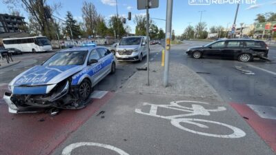 Varsova da polis araciyla sivil otomobil carpisti sinyal sistemleri tartisma yaratti 65366