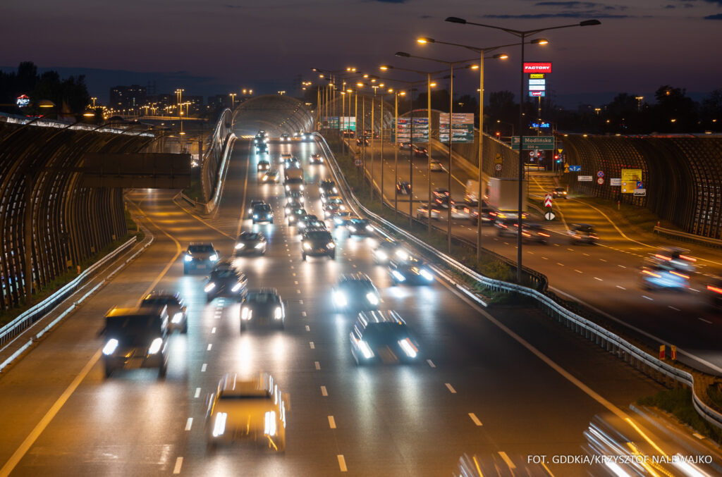Varsova da s8 otoyolunda kapsamli bakim calismalari basliyor 61778