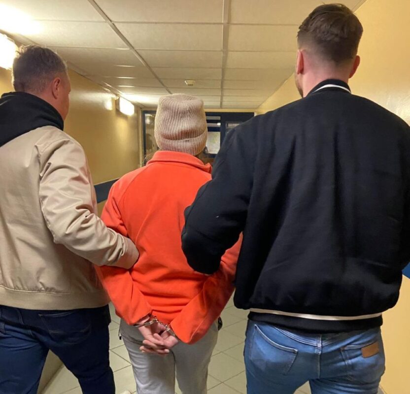 Varsova da sac yakma olayi supheli tutuklandi 3 ay tutukluluk karari 59261