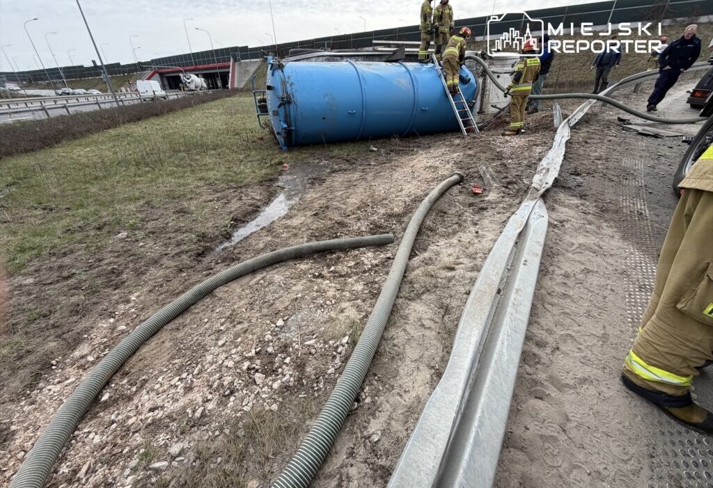 Varşova'da şambriaka kazası s2 otoyolu'nda trafiği durdurdu 1 Varsova da sambriaka kazasi s2 otoyolu nda trafigi durdurdu 58047