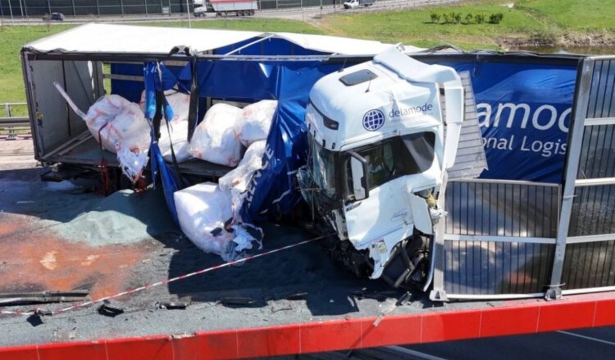 Varsova da sarhos litvanyali sofor estakadeye carpti hizli yargilama sonuclandi 66044