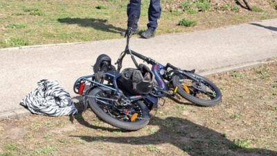 Varşova'da şehir muhafızları bisikletli vatandaşa hayat verdi 3 Varsova da sehir muhafizlari bisikletli vatandasa hayat verdi 59647