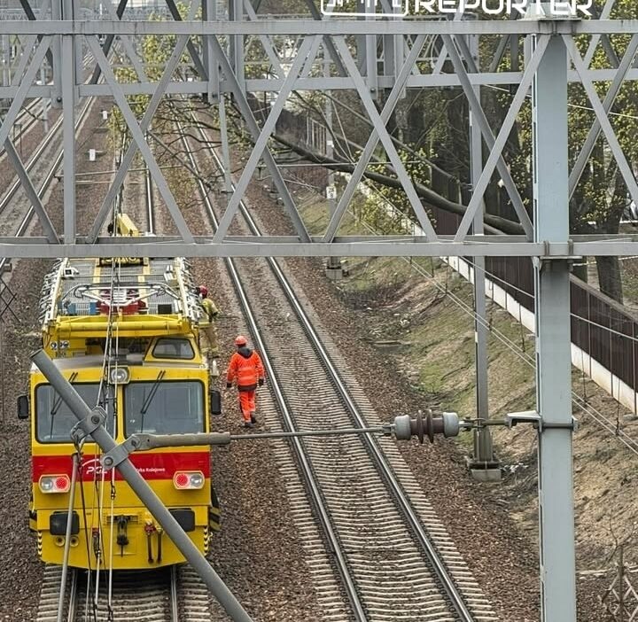 Varşova'da şiddetli hava koşulları i̇tfaiye ekiplerini hareketlendirdi 1 Varsova da siddetli hava kosullari i tfaiye ekiplerini hareketlendirdi 59461