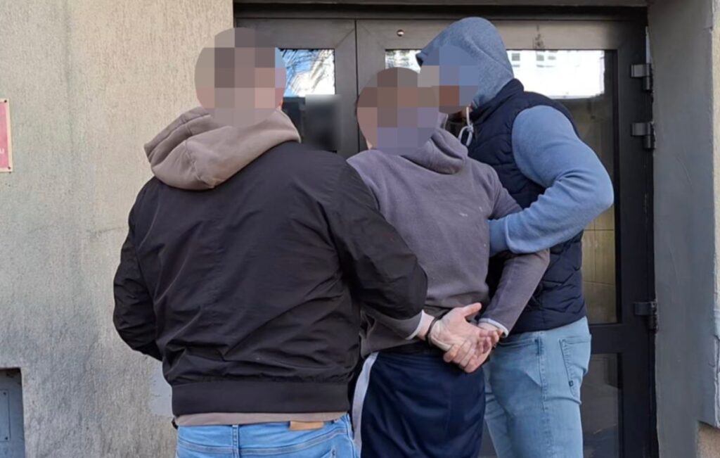 varsova da silahli soygun girisimi 4 supheli gozaltina alindi 65213