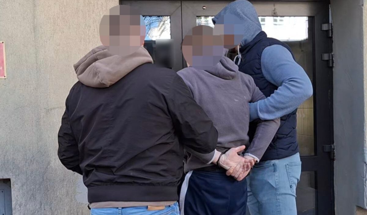 Varsova da silahli soygun girisimi 4 supheli gozaltina alindi 65213