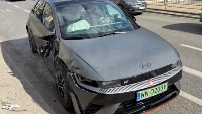 Varsova da taksi ile elektrikli arac carpisti bir yarali 61055