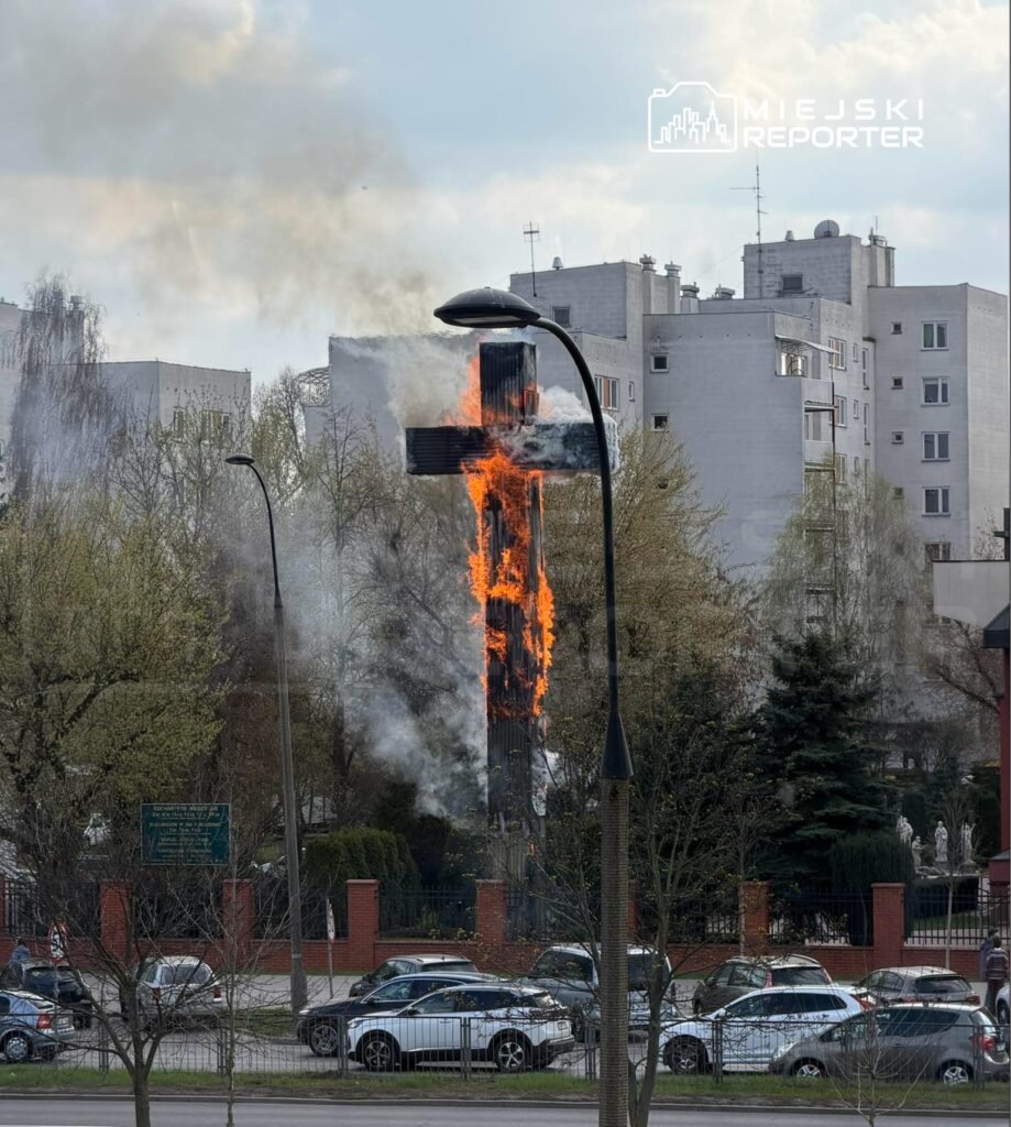 varsova da tarihi papalik haci yanginda yok oldu 58539