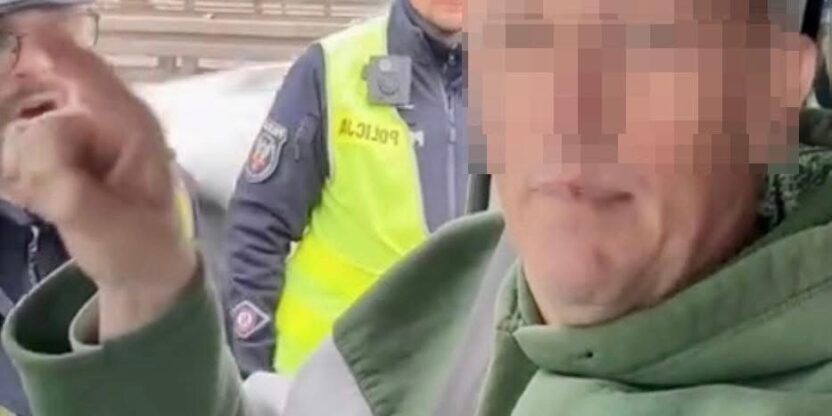 Varsova da tehlikeli surus ve polisle yasanan gerginlik 60806