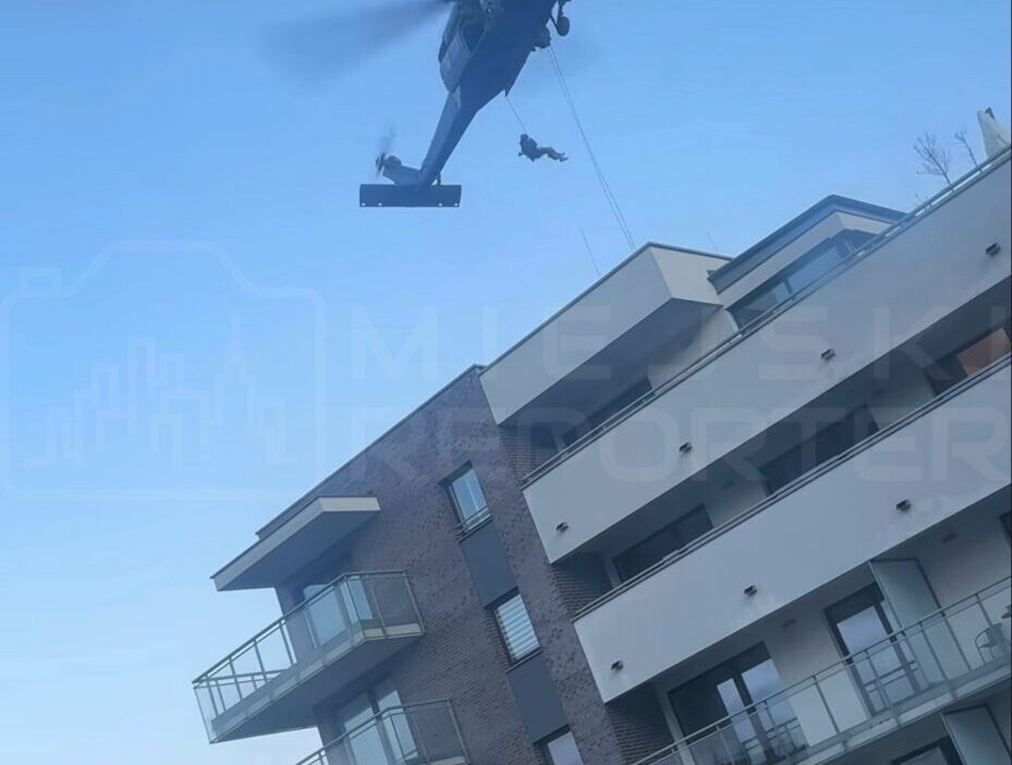 Varsova da terorle mucadele operasyonu sehir merkezi guvenlik altina alindi 59258