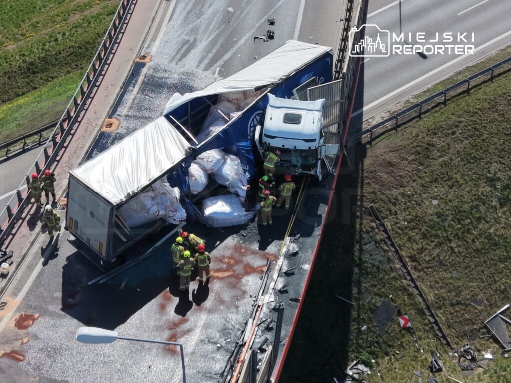 varsova da tir kazasi surucu alkollu yakalandi trafik aksadi 65378