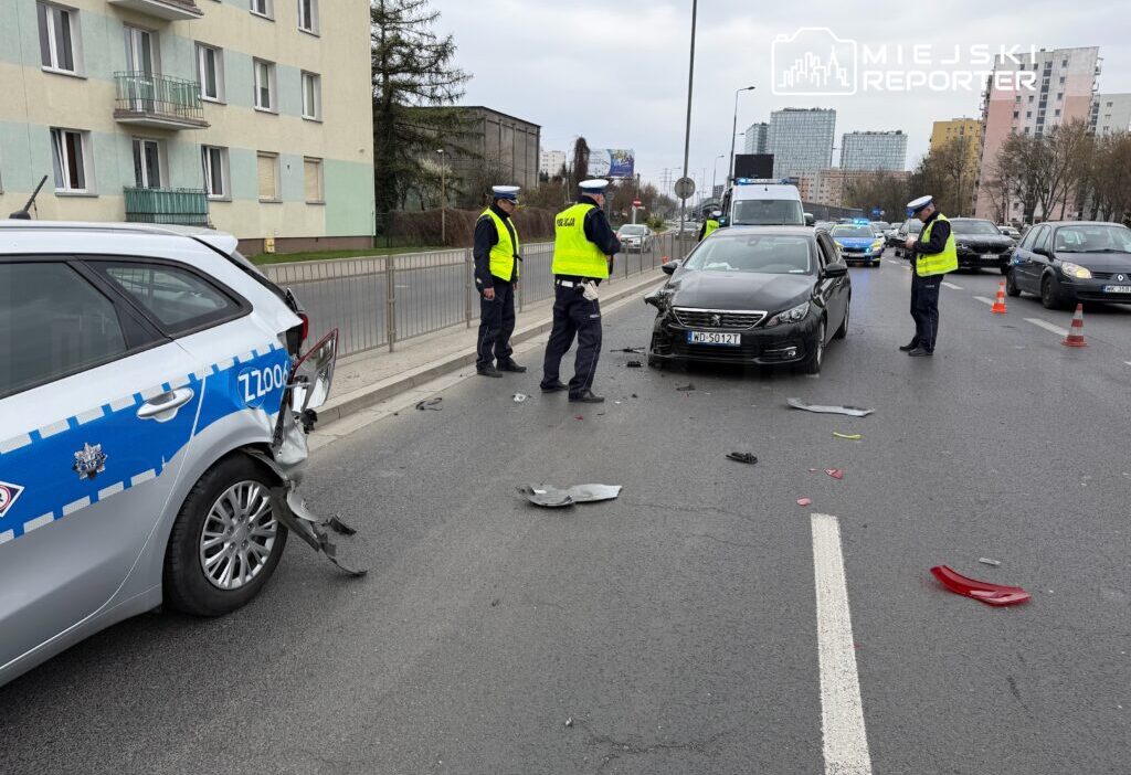 Varsova da trafik kazasi polis araciyla sivil otomobil carpisti 58725