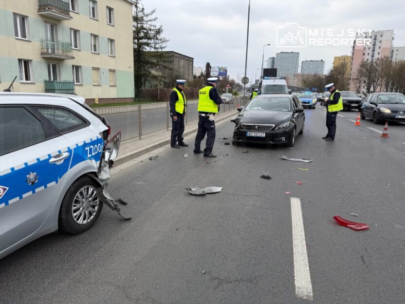 Varsova da trafik kazasi polis araciyla sivil otomobil carpisti 58725
