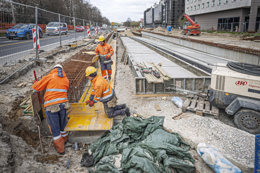 Varsova da tramvay hatti calismalari kapsaminda ulasim duzenlemeleri 62198