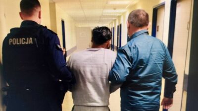 Varsova da tren garinda seyyaha yonelik soygun girisimi supheli yakalandi 66261