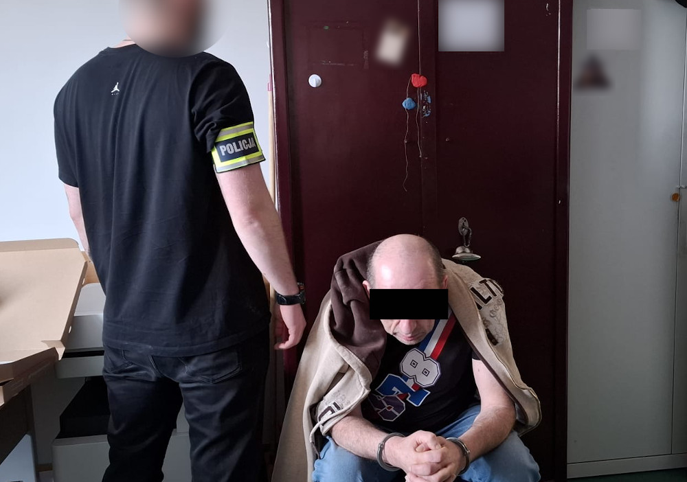 Varsova da uyusturucu operasyonu 55 yasindaki supheli tutuklandi buyuk miktarda uyusturucu ele gecirildi 57954