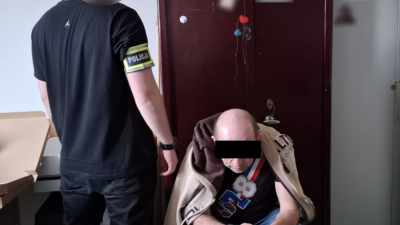 Varsova da uyusturucu operasyonu 55 yasindaki supheli tutuklandi buyuk miktarda uyusturucu ele gecirildi 57954