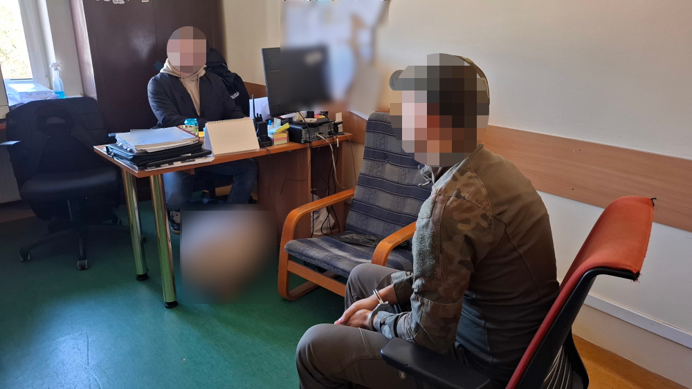 Varsova da yasa disi i kamet eden yabancilara yonelik operasyon 65511