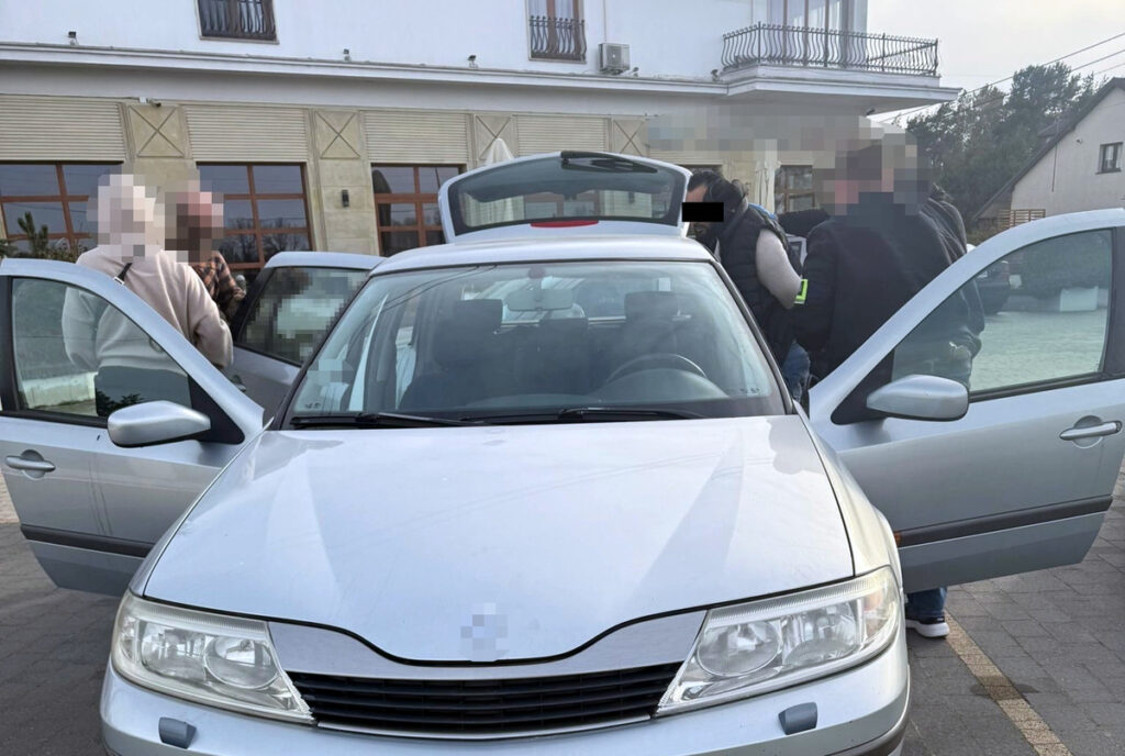 Varsova da yasli kadina yonelik dolandiricilik operasyonu i ki supheli tutuklandi 64219