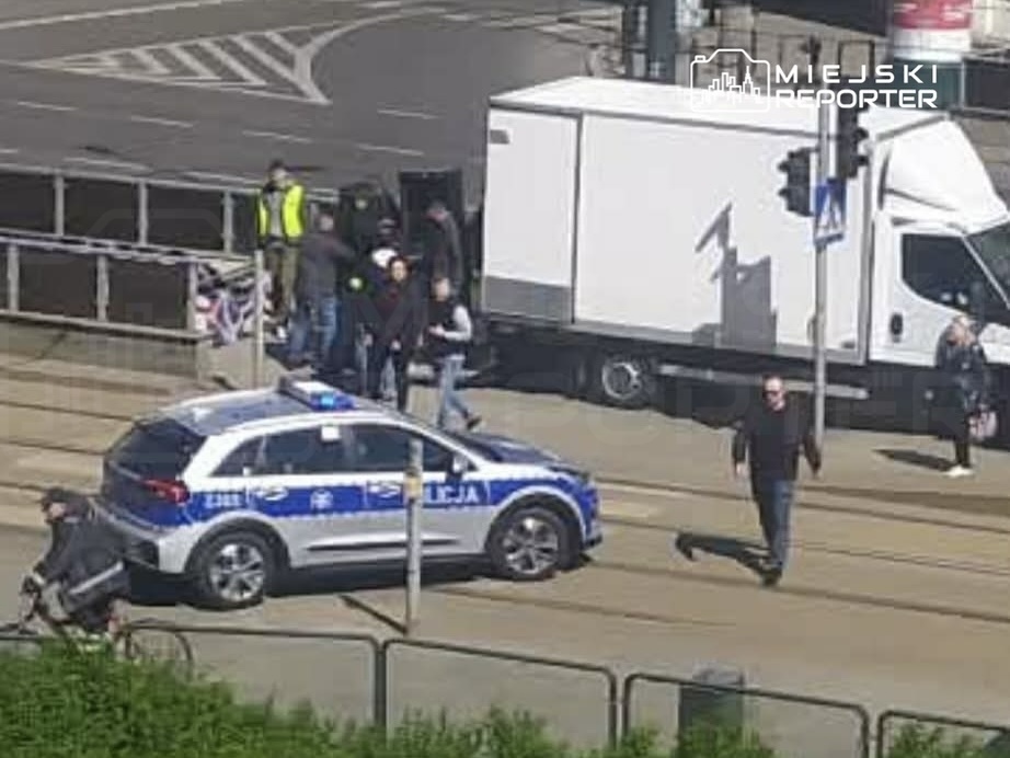 Varsova da yeralti gecidinde kacak kumar ve uyusturucu operasyonu 64285