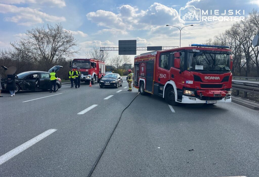 Varsova da zincirleme kaza 7 yasindaki kiz cocugu hastaneye kaldirildi 58477