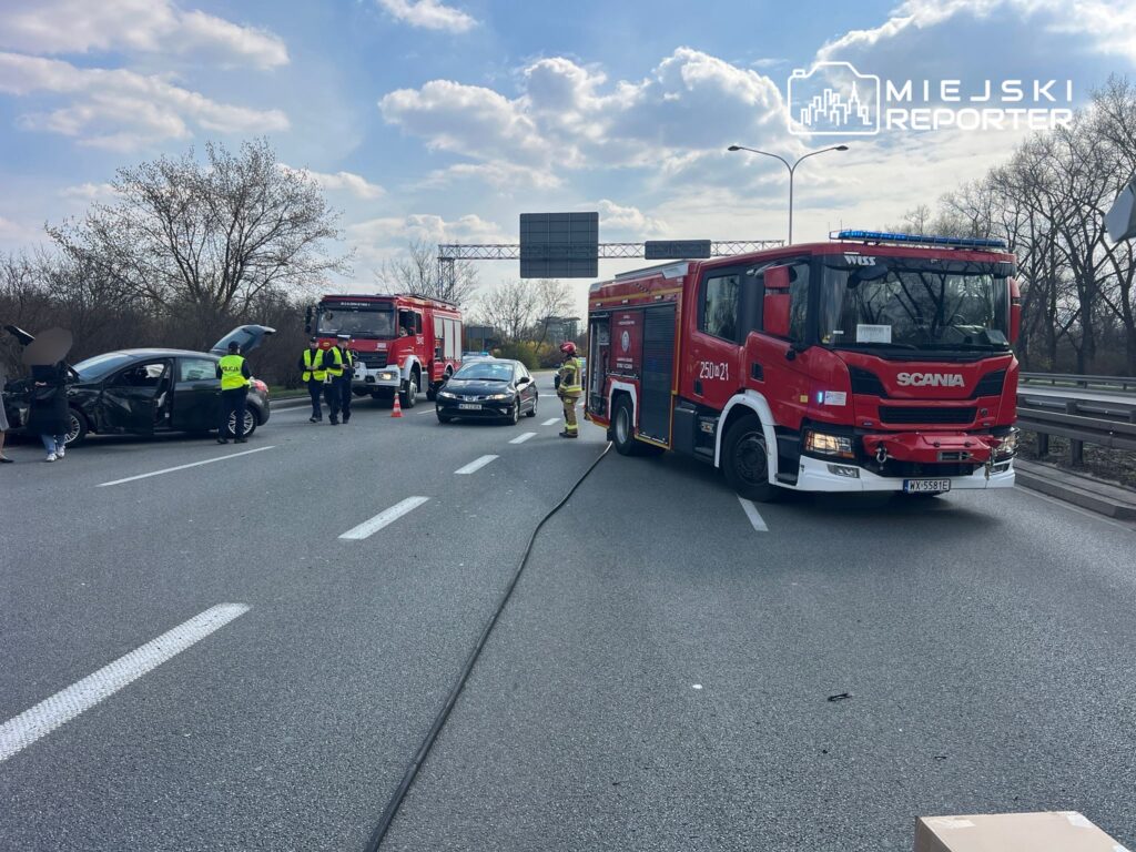 varsova da zincirleme kaza 7 yasindaki kiz cocugu hastaneye kaldirildi 58477