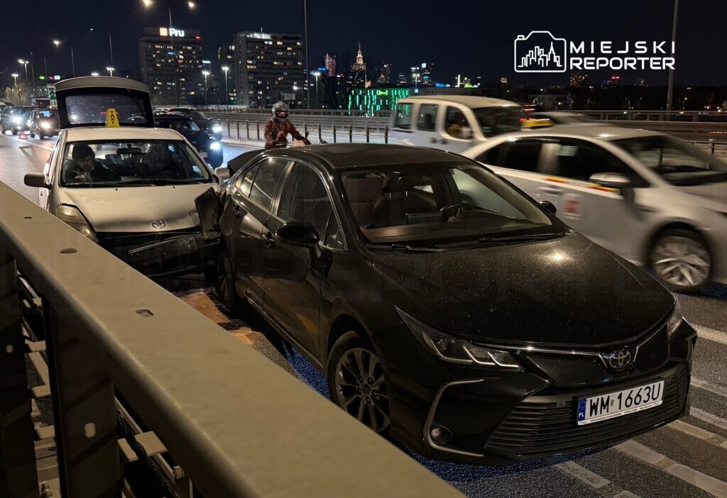 Varşova'da zincirleme kaza: trafik prag yönünde aksadı 1 Varsova da zincirleme kaza trafik prag yonunde aksadi 60660