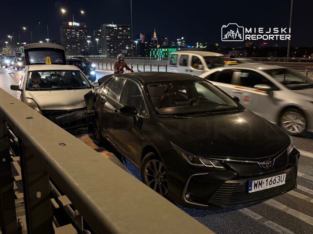 Varsova da zincirleme kaza trafik prag yonunde aksadi 60660