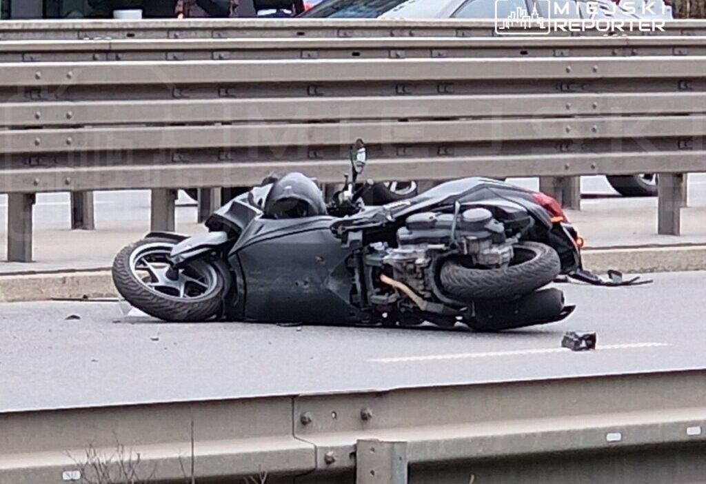 Varsova da zincirleme trafik kazasi motosiklet surucusu yaralandi 62003