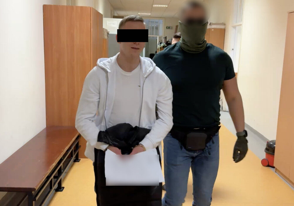 Varşova polisi operasyonunda 3 şüpheli gözaltına alındı, yaklaşık 4 kg uyuşturucu ele geçirildi 1 Varsova polisi operasyonunda 3 supheli gozaltina alindi yaklasik 4 kg uyusturucu ele gecirildi 59304
