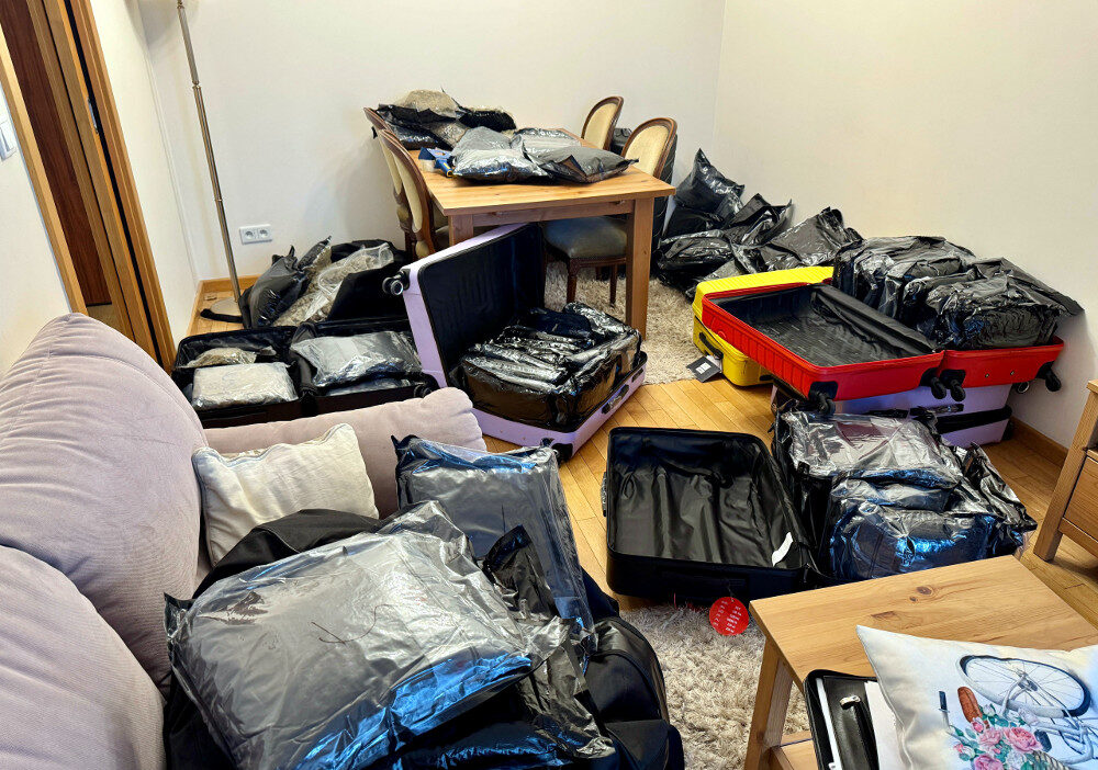 Varsova polisi organize suc sebekesine yonelik operasyonda buyuk miktar uyusturucu ele gecirdi 57588