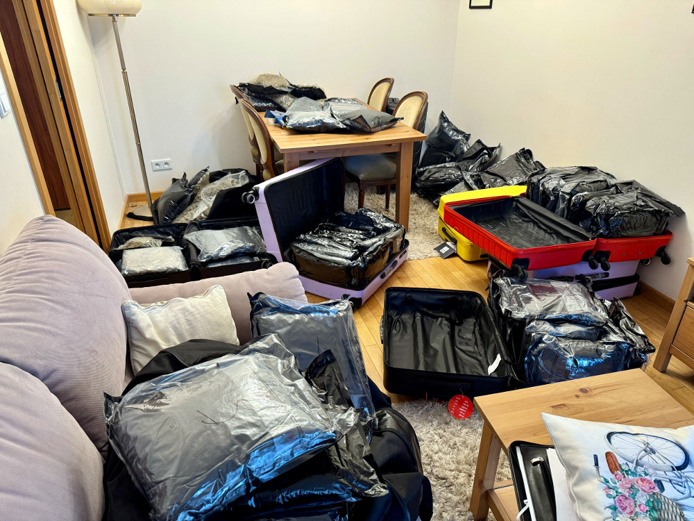 varsova polisi organize suc sebekesine yonelik operasyonda buyuk miktar uyusturucu ele gecirdi 57588