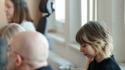 Varsova siren heykeli olayinda karar aktivistlere para cezasi ve topluma hizmet 58585